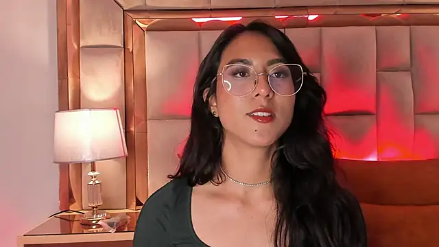 Snapshot of DaraBeckett chatting on January 28, 6:28 pm DaraBeckett online show from January 28, 6:28 pm