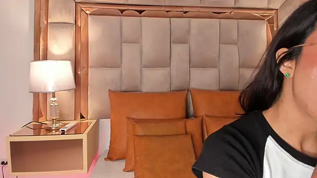 Snapshot of DaraBeckett chatting on January 30, 3:19 pm DaraBeckett online show from January 30, 3:19 pm