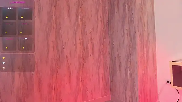 Snapshot of DaraBeckett chatting on February 18, 3:21 pm DaraBeckett online show from February 18, 3:21 pm