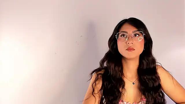 Snapshot of DaraBeckett chatting on March 7, 12:23 pm DaraBeckett online show from March 7, 12:23 pm