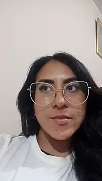 Snapshot of DaraBeckett chatting on March 18, 12:16 am DaraBeckett online show from March 18, 12:16 am