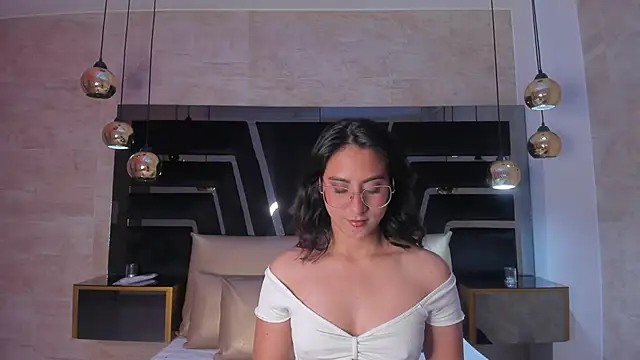 Snapshot of DaraBeckett chatting on October 2, 11:50 am DaraBeckett online show from October 2, 11:50 am