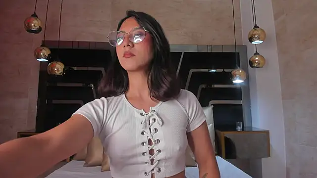 Snapshot of DaraBeckett chatting on October 13, 11:54 am DaraBeckett online show from October 13, 11:54 am