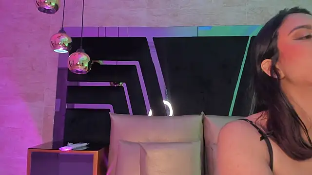 Snapshot of DaraBeckett chatting on November 1, 11:56 am DaraBeckett online show from November 1, 11:56 am