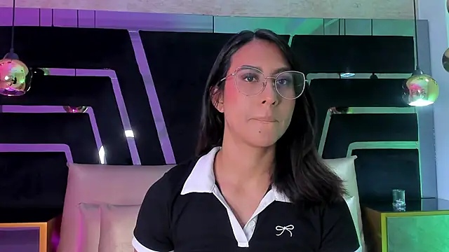 Snapshot of DaraBeckett chatting on November 6, 11:55 am DaraBeckett online show from November 6, 11:55 am