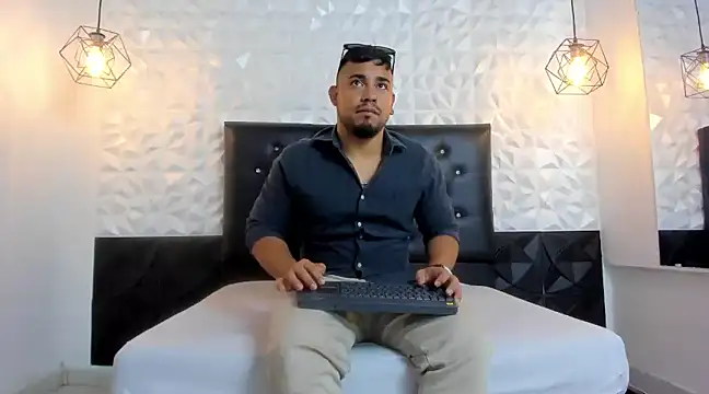 BrianMalonee online show from February 24, 2:15 pm