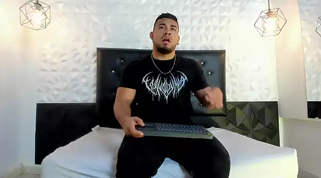 BrianMalonee online show from March 14, 1:02 pm