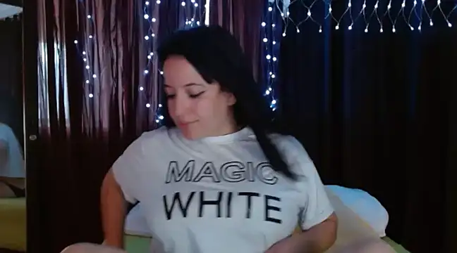 Snapshot of _diana_cute chatting on December 4, 6:28 pm diana cute online show from December 4, 6:28 pm