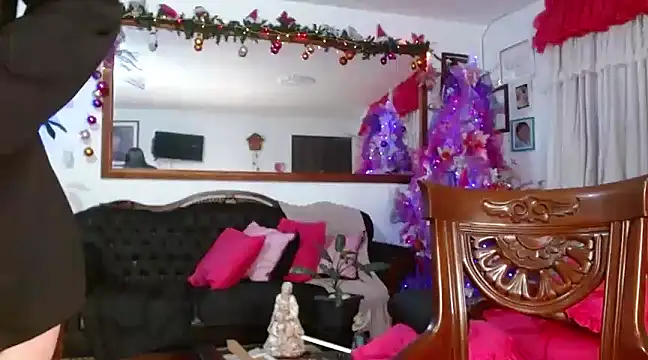 Snapshot of _diana_cute chatting on December 17, 12:01 am diana cute online show from December 17, 12:01 am