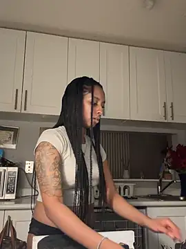 Your Paris online show from February 16, 2:42 am