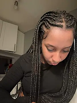 Your Paris online show from February 20, 1:14 am