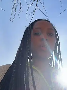 Your Paris online show from March 1, 6:21 pm