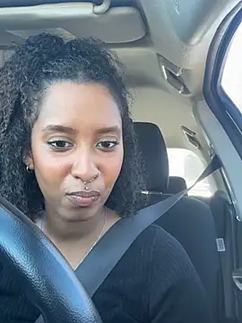 Your Paris online show from March 6, 7:32 pm