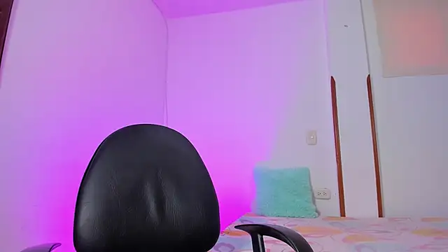 iris torrez  online show from January 29, 6:07 pm