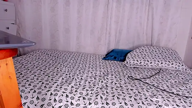 Snapshot of california_0 chatting on December 8, 11:08 pm california 0 online show from December 8, 11:08 pm