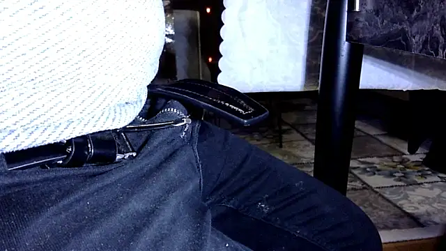 Snapshot of by-panic chatting on January 19, 9:23 pm by-panic online show from January 19, 9:23 pm