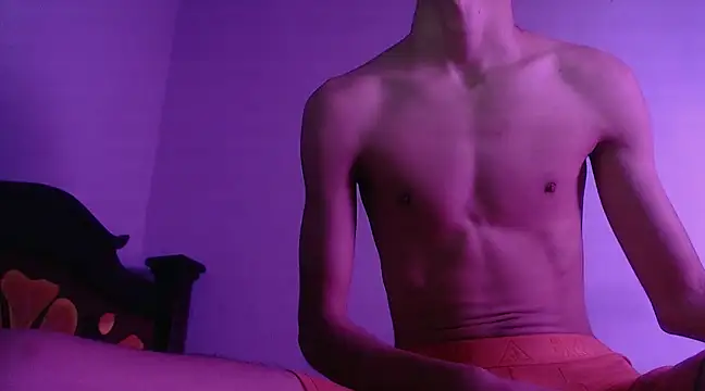 Snapshot of isaaclatino chatting on December 23, 9:05 am isaaclatino online show from December 23, 9:05 am