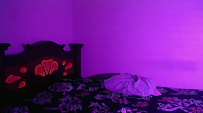 Snapshot of isaaclatino chatting on December 24, 2:32 am isaaclatino online show from December 24, 2:32 am