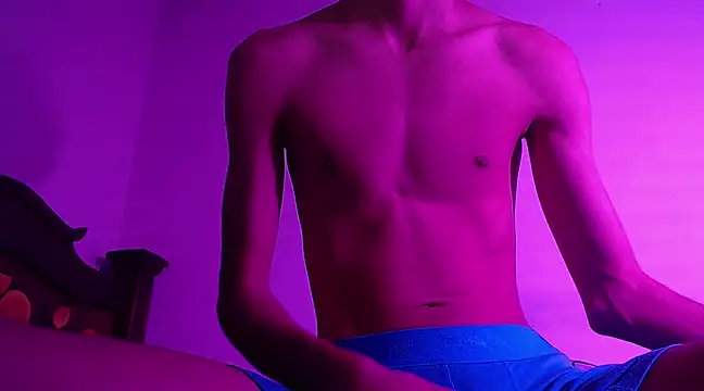 Snapshot of isaaclatino chatting on December 31, 10:34 pm isaaclatino online show from December 31, 10:34 pm