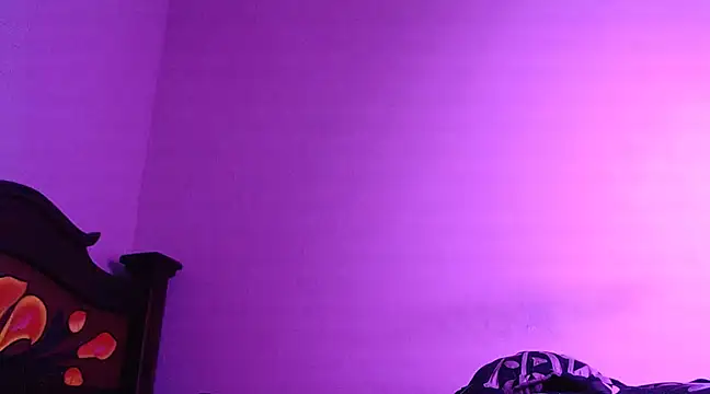 Snapshot of isaaclatino chatting on January 2, 3:15 am isaaclatino online show from January 2, 3:15 am