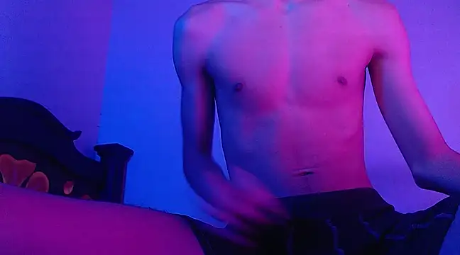 Snapshot of isaaclatino chatting on January 22, 7:46 am isaaclatino online show from January 22, 7:46 am