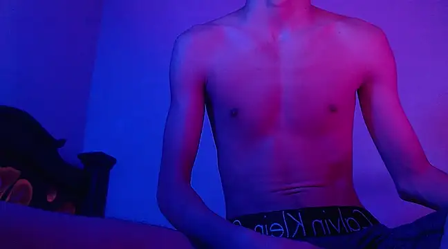 Snapshot of isaaclatino chatting on January 25, 4:56 am isaaclatino online show from January 25, 4:56 am