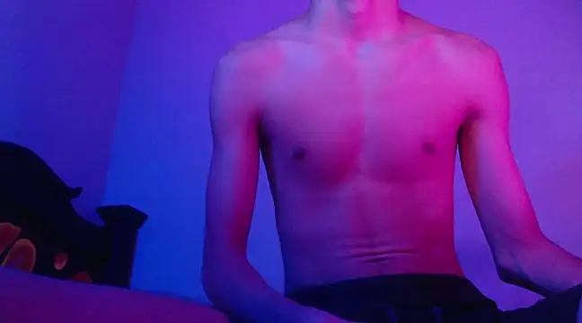 Snapshot of isaaclatino chatting on January 26, 6:28 am isaaclatino online show from January 26, 6:28 am