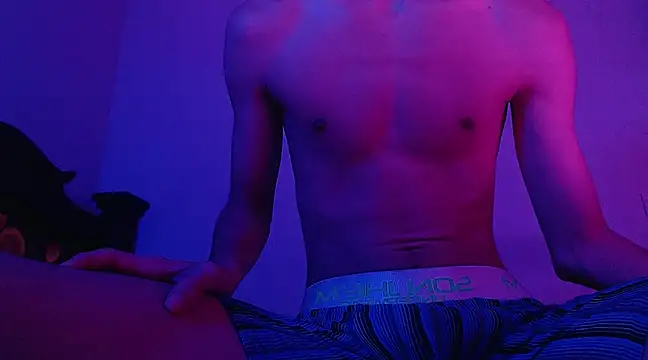 Snapshot of isaaclatino chatting on January 27, 3:26 am isaaclatino online show from January 27, 3:26 am