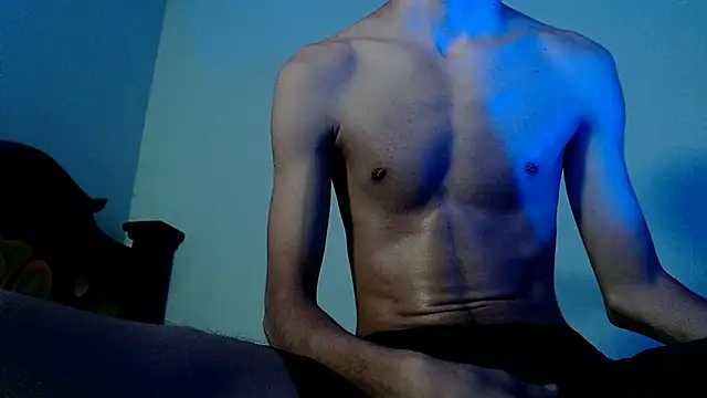 Snapshot of isaaclatino chatting on February 18, 7:32 am isaaclatino online show from February 18, 7:32 am