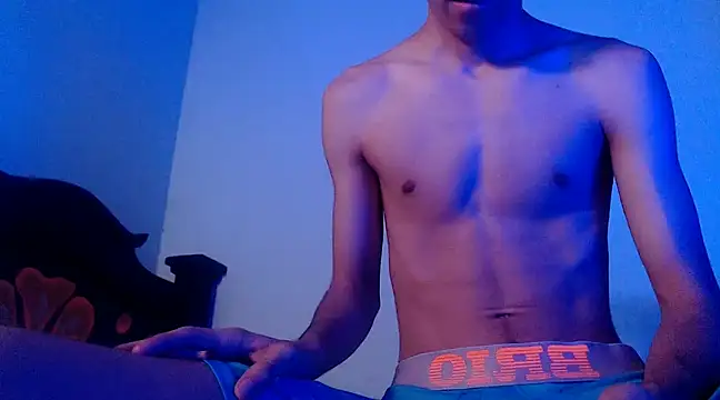 Snapshot of isaaclatino chatting on February 25, 2:36 am isaaclatino online show from February 25, 2:36 am