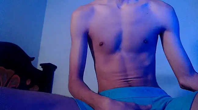 Snapshot of isaaclatino chatting on February 26, 4:47 am isaaclatino online show from February 26, 4:47 am