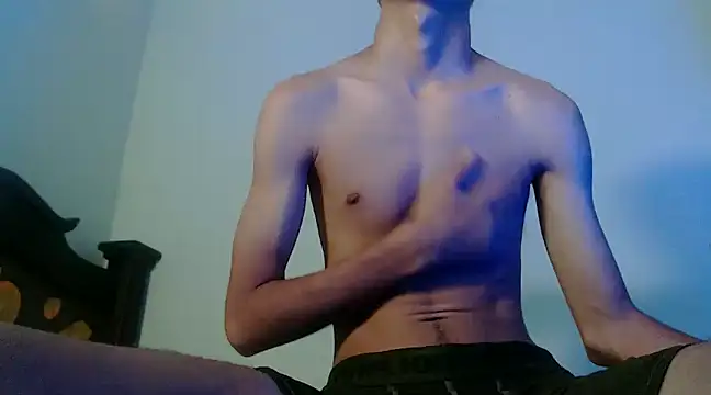 Snapshot of isaaclatino chatting on March 4, 4:20 pm isaaclatino online show from March 4, 4:20 pm