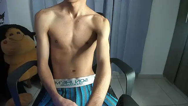 Snapshot of isaaclatino chatting on October 5, 9:40 am isaaclatino online show from October 5, 9:40 am