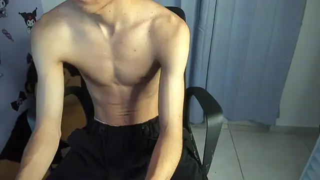 Snapshot of isaaclatino chatting on November 2, 5:21 am isaaclatino online show from November 2, 5:21 am