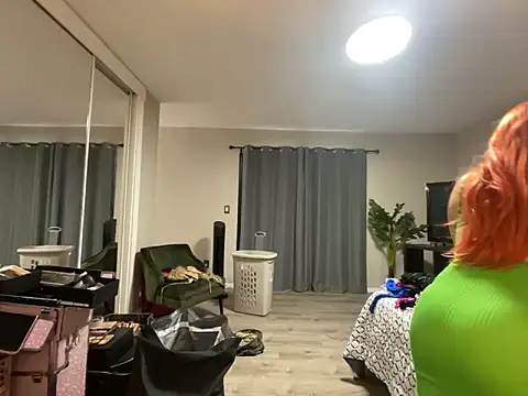 tatted-bitty online show from March 22, 11:20 pm