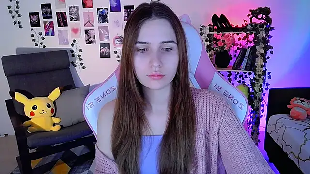 AliceCharmy online show from December 9, 10:00 am