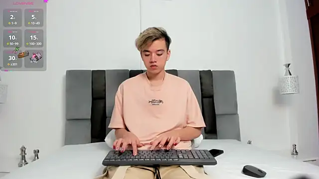 bunny maxi online show from December 23, 12:52 pm