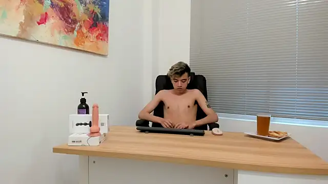 bunny maxi online show from February 7, 3:30 pm