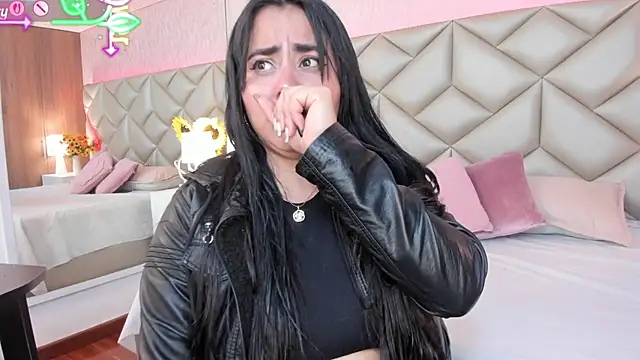 Brenda Garcia online show from November 25, 8:42 pm