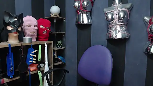 LucyStrike  online show from December 6, 4:25 am