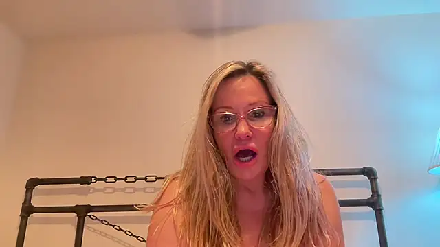 Milf Goddess online show from February 19, 1:18 am