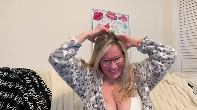 Milf Goddess online show from February 27, 4:31 am