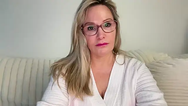 Milf Goddess online show from September 27, 6:51 am