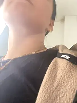 Snapshot of Luccreccia_ chatting on October 29, 10:06 am Luccreccia online show from October 29, 10:06 am