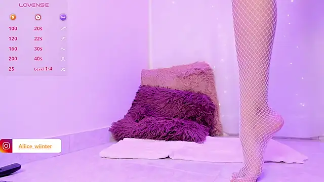 Alice winter  online show from December 12, 3:10 am