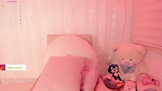 Alice winter  online show from October 6, 7:11 pm