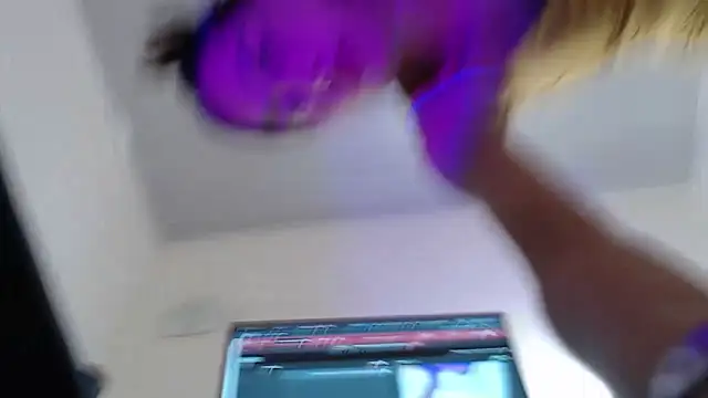 Snapshot of Dakotagloss chatting on February 7, 12:09 am Dakotagloss online show from February 7, 12:09 am