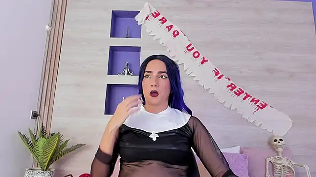 Snapshot of Dakotagloss chatting on October 11, 10:19 pm Dakotagloss online show from October 11, 10:19 pm