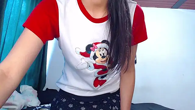 Ariel Zeo1 online show from December 3, 7:00 pm