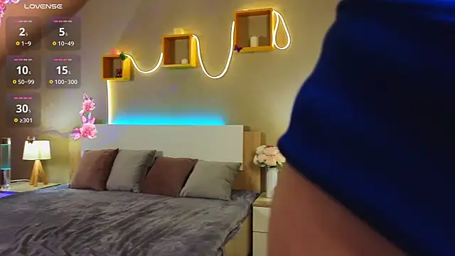 oliviabr0wn0 online show from February 21, 5:13 am